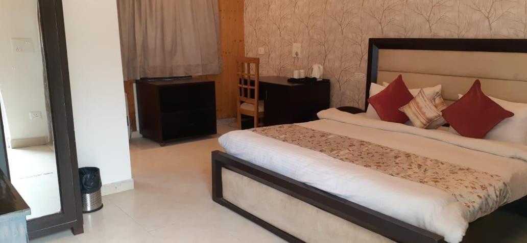 Rāipur Four Banyans Spirit & Nature Resort מראה חיצוני תמונה