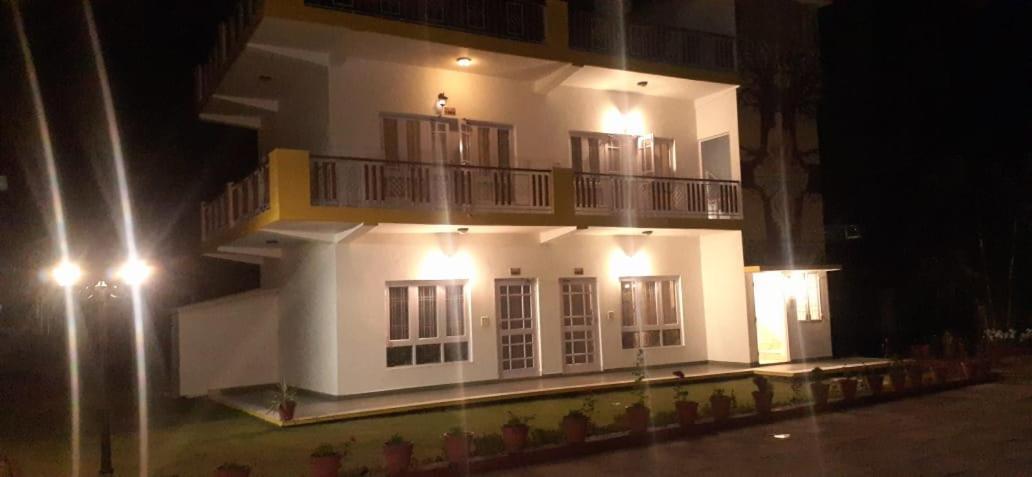 Rāipur Four Banyans Spirit & Nature Resort מראה חיצוני תמונה
